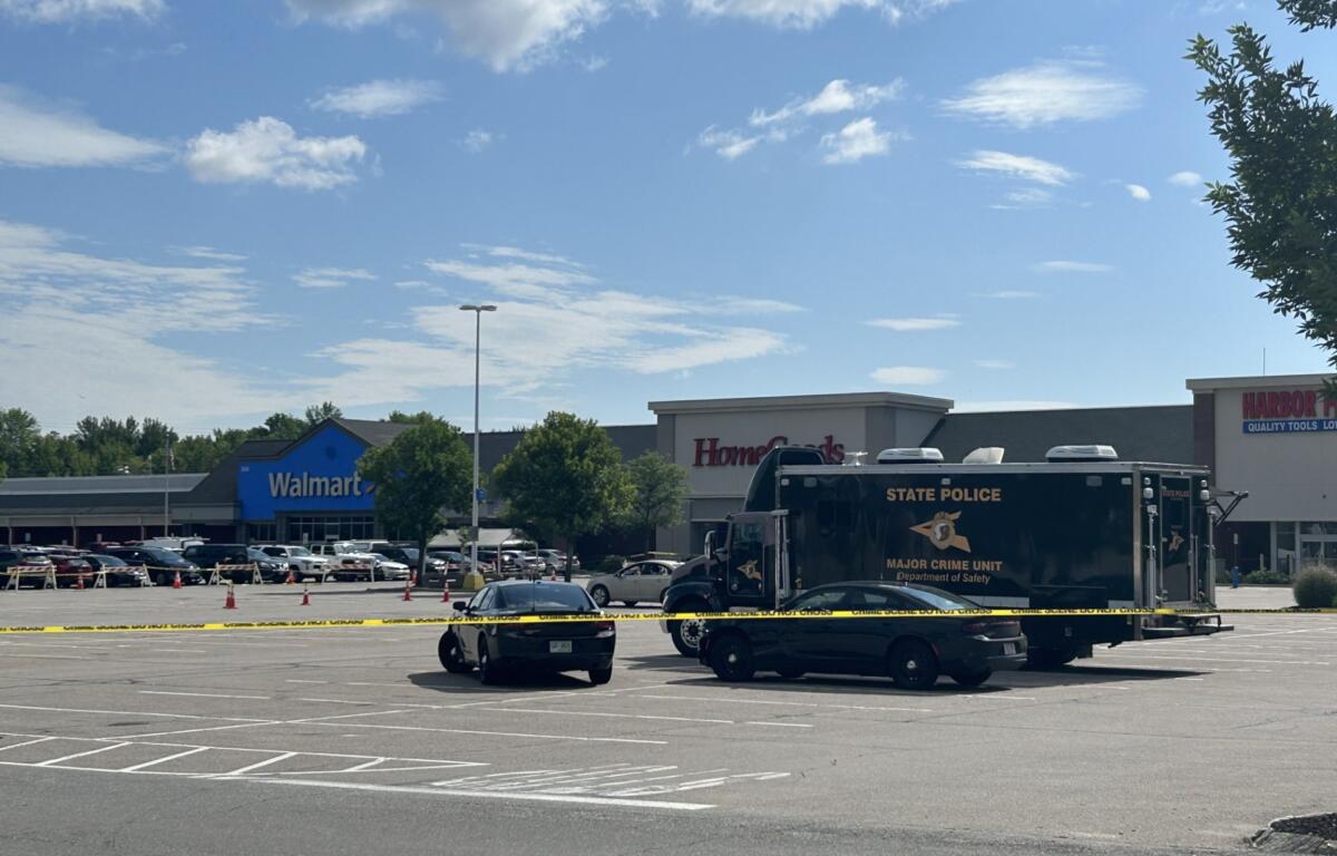 Shooting in Riverside Plaza
