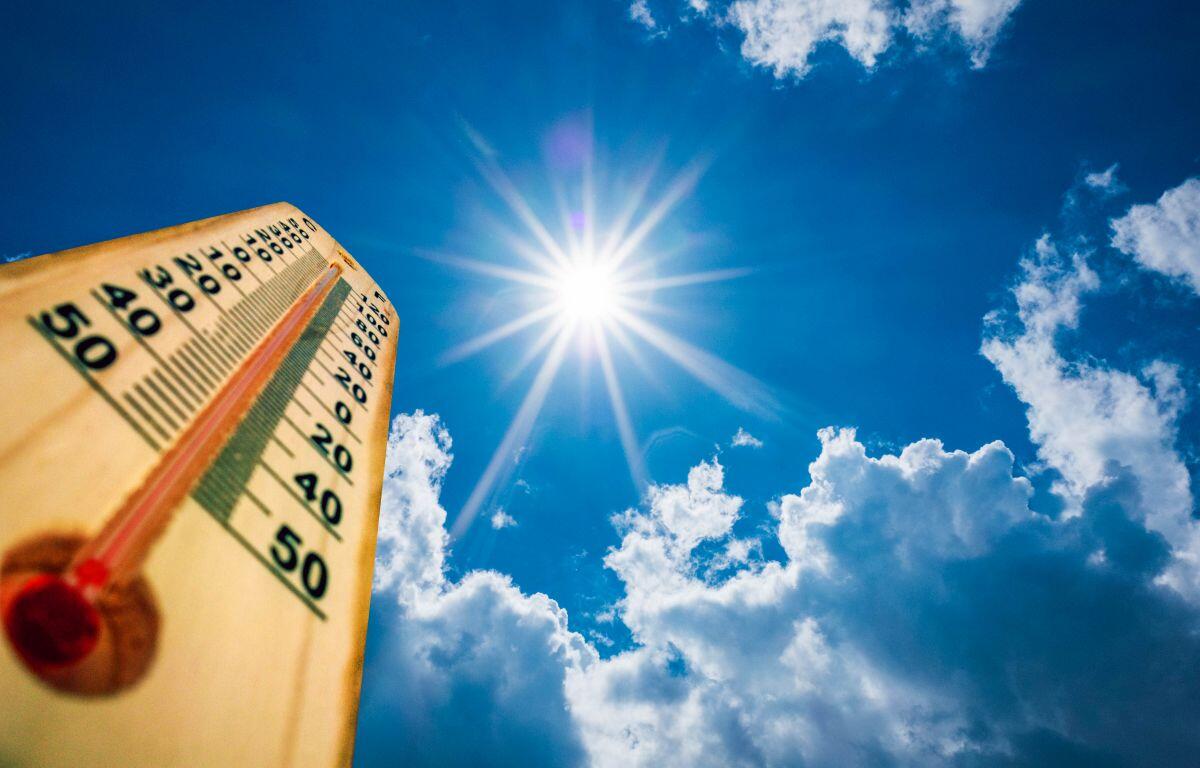 Thermometer in sun