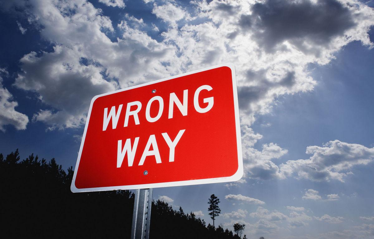 Wrong way sign